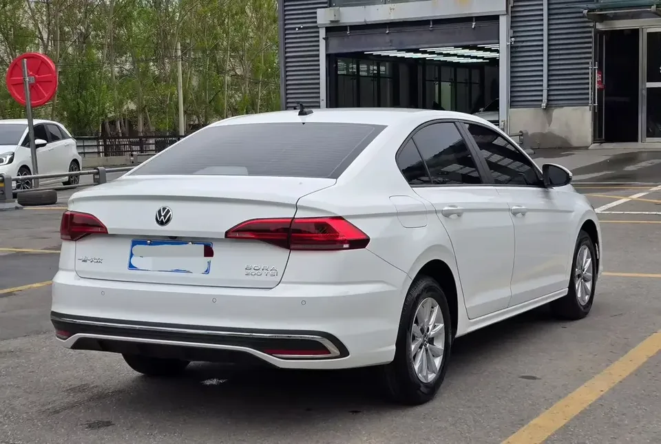Volkswagen Bora Bora 2023 200TSI DSG Free Travel Edition 2023 — thumbnail 2