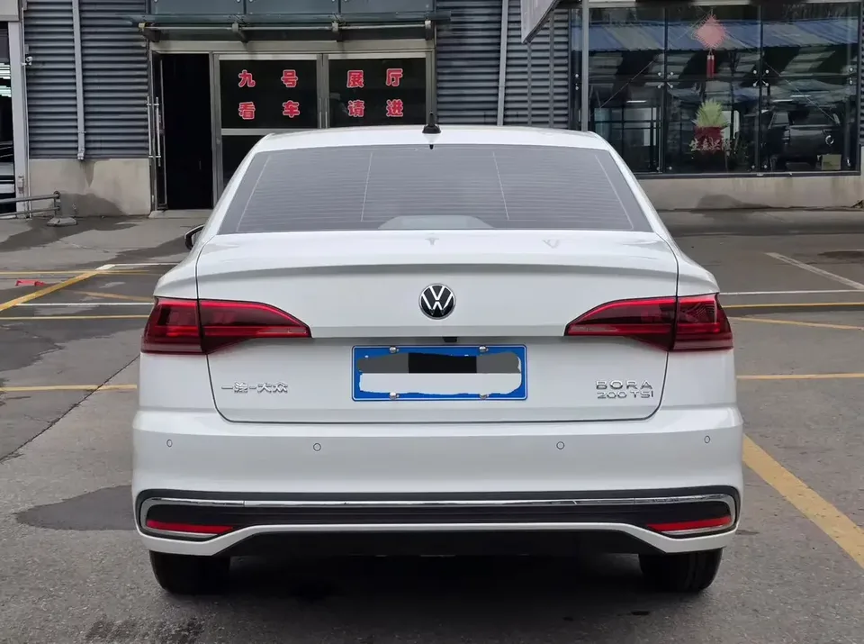 Volkswagen Bora Bora 2023 200TSI DSG Free Travel Edition 2023 — thumbnail 4