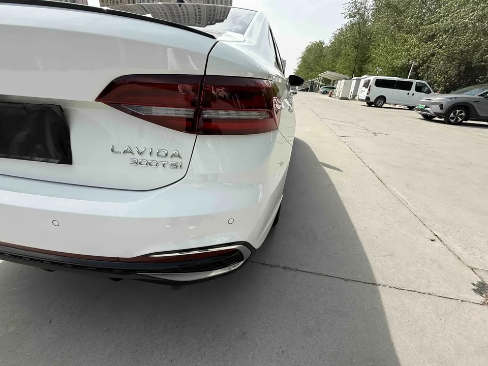 Volkswagen Lavida Lavida 2024 300TSI DSG Starry Sky Leading Edition 2024 — миниатюра 3