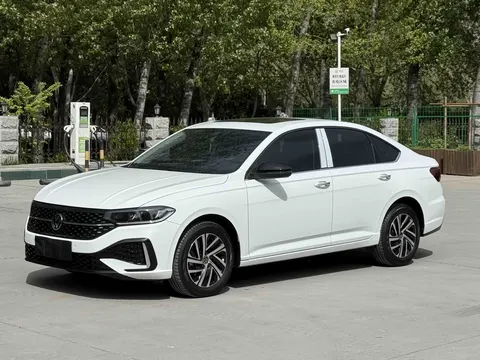 Volkswagen Lavida 2024 купить в Москве