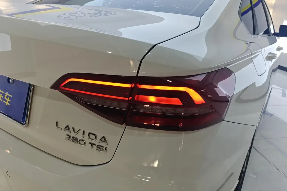 Volkswagen Lavida Lavida 2022 280TSI DSG Comfort Edition 2022 — thumbnail 2