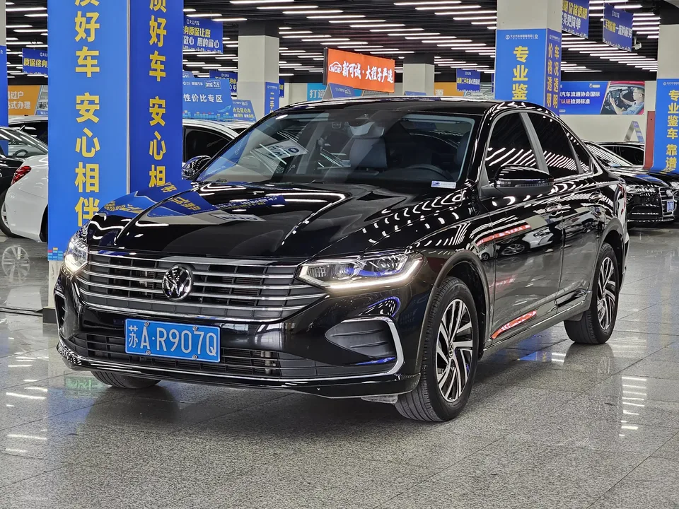 Volkswagen Lavida Lavida 2023 Modified 1.5L Automatic 5 million version 2024 — photo 1, buy with delivery to Moscow