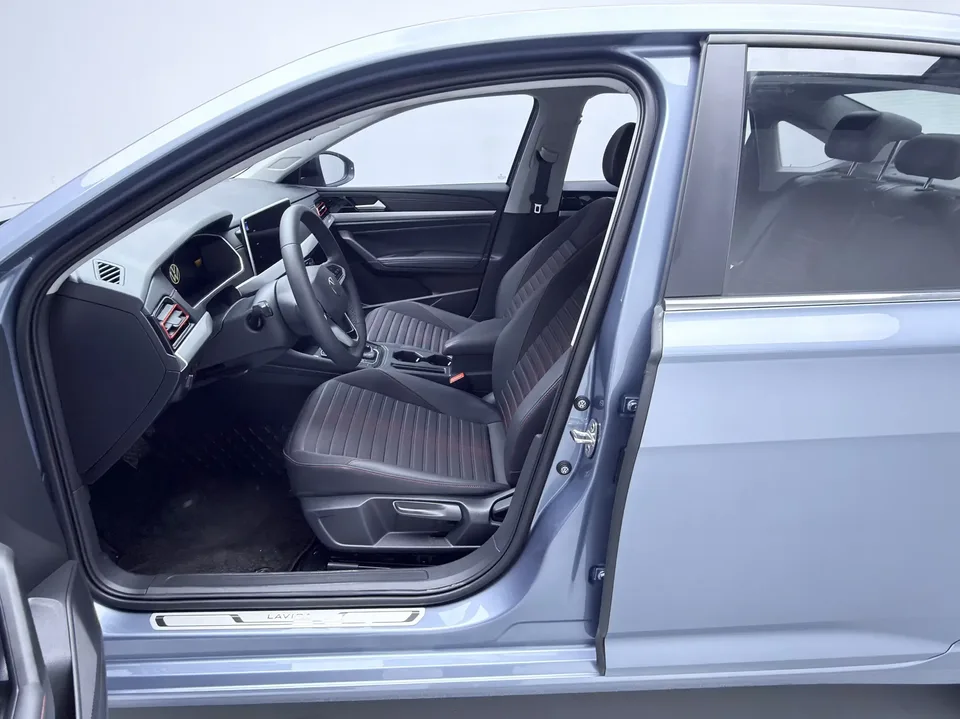 Volkswagen Lavida Lavida 2023 300TSI DSG Starry Sky Edition 2024 — thumbnail 5