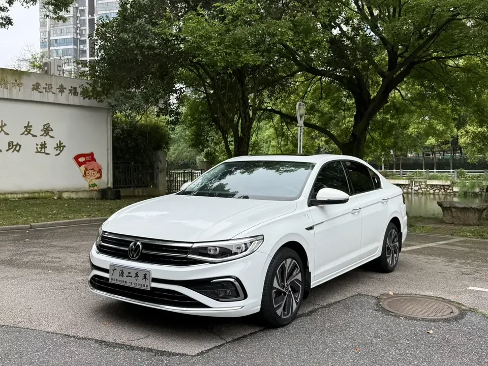 Volkswagen Bora Bora 2023 300TSI DSG Premium Edition 2024 — photo 1, buy with delivery to Moscow