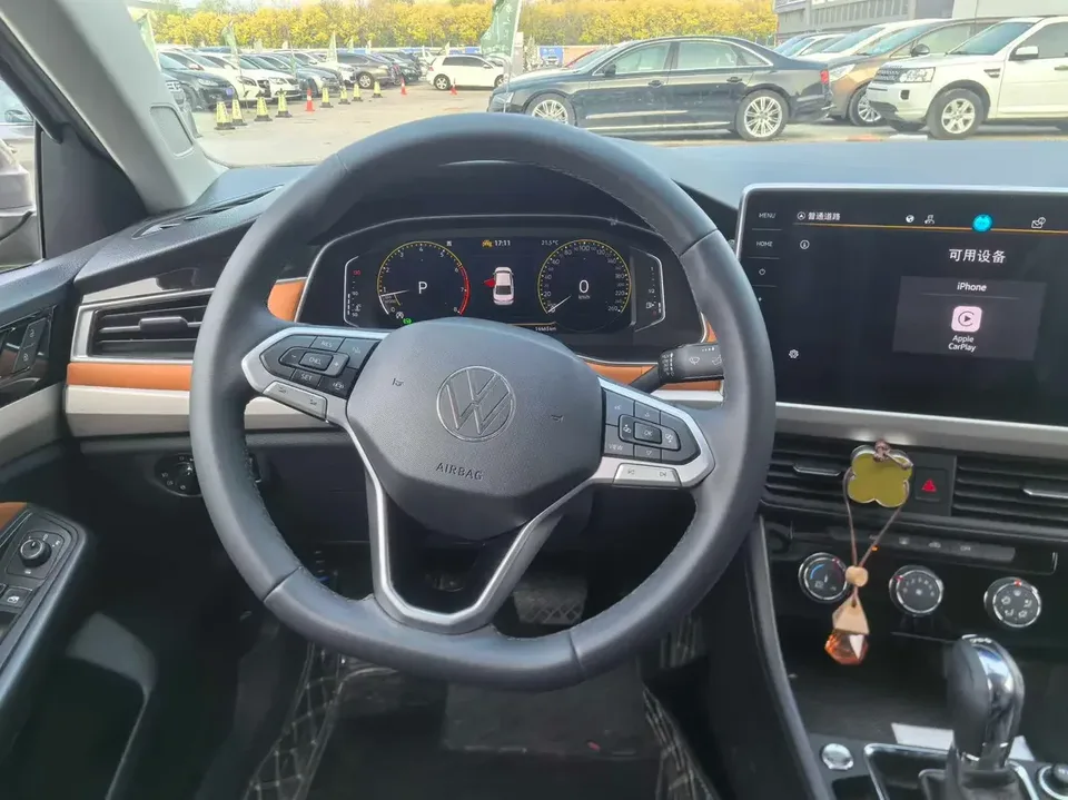 Volkswagen Bora Bora 2023 200TSI DSG Joy Travel PRO Edition 2023 — thumbnail 4