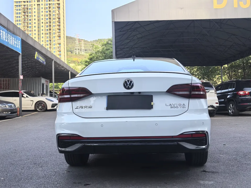 Volkswagen Lavida Lavida 2023 300TSI DSG Starry Sky Edition 2024 — thumbnail 2