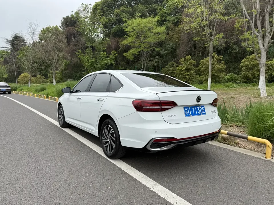 Volkswagen Lavida Lavida 2024 300TSI DSG Starry Sky Edition 2024 — thumbnail 2