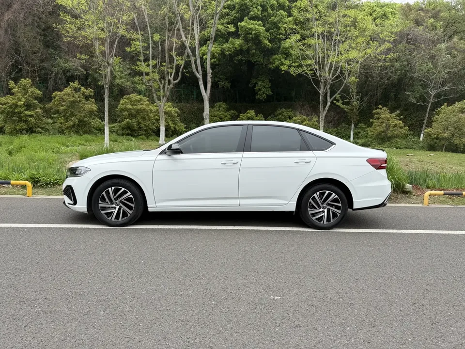 Volkswagen Lavida Lavida 2024 300TSI DSG Starry Sky Edition 2024 — thumbnail 4