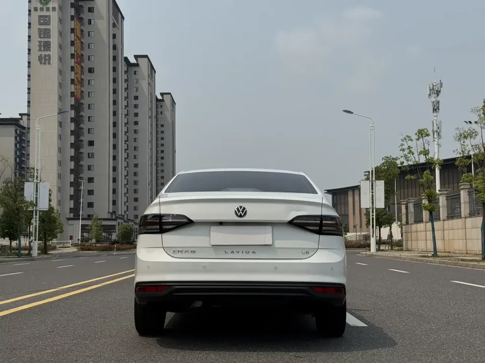 Volkswagen Lavida Lavida 2025 New 1.5L New Yi Edition 2025 — миниатюра 2