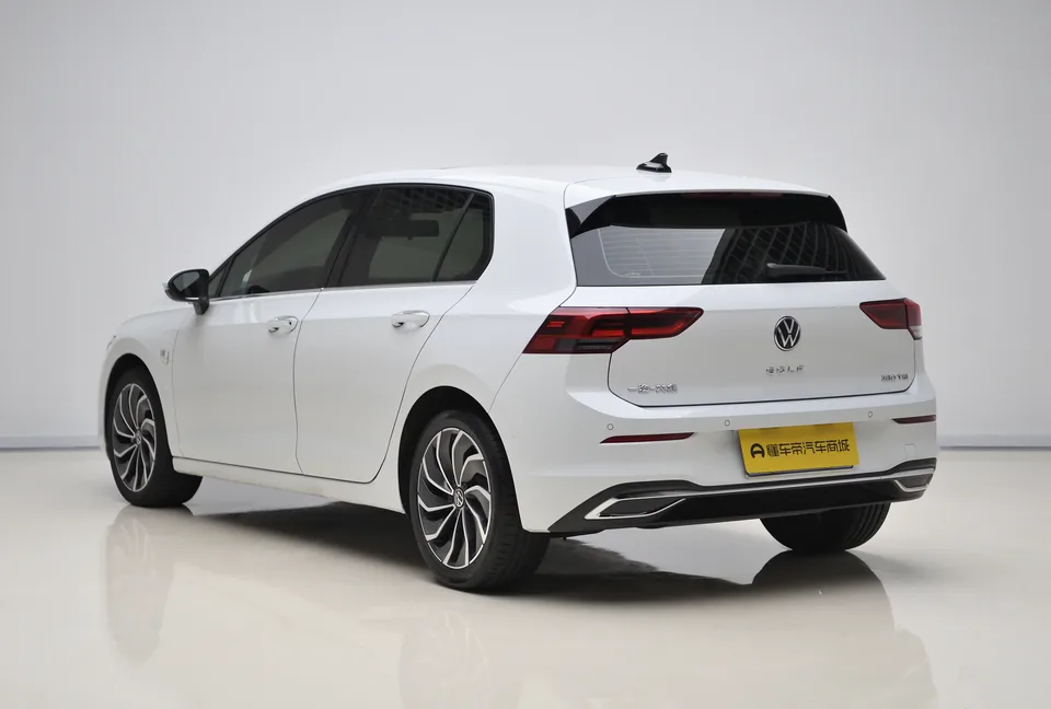 Volkswagen Golf golf 2023 280TSI DSG Pro facelift 2024 — thumbnail 2