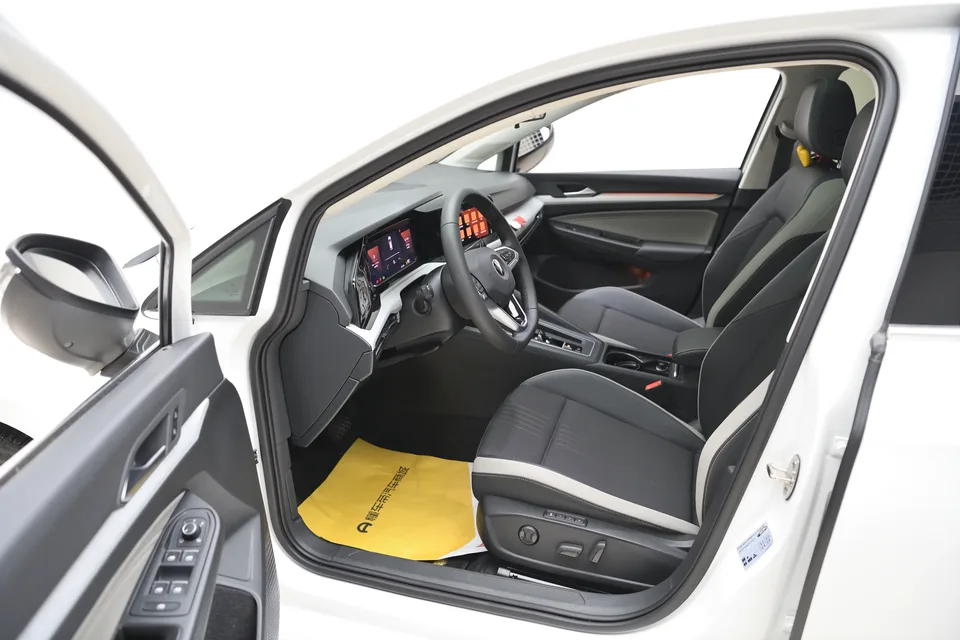 Volkswagen Golf golf 2023 280TSI DSG Pro facelift 2024 — thumbnail 5