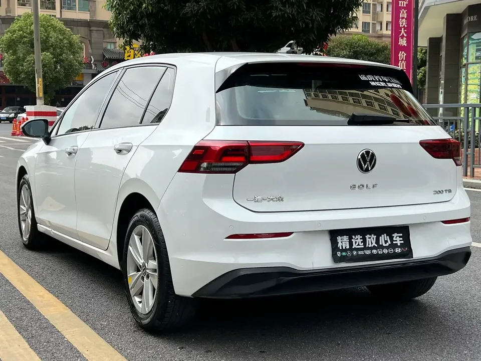 Volkswagen Golf golf 2023 200TSI DSG facelift 2023 — thumbnail 2