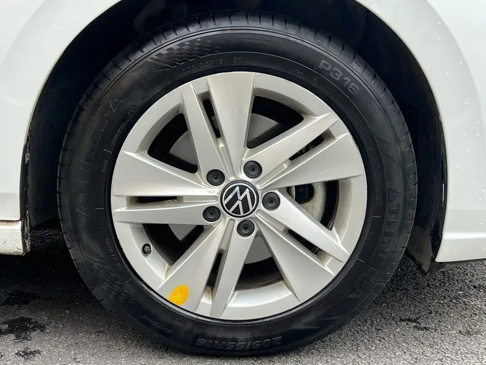 Volkswagen Golf golf 2023 200TSI DSG facelift 2023 — thumbnail 3