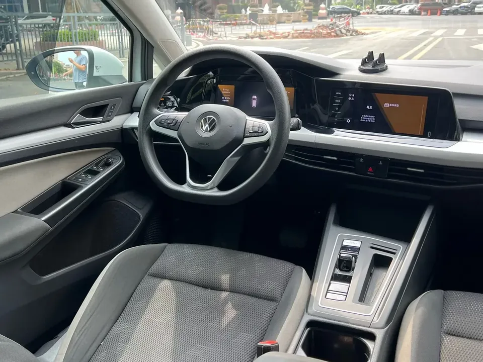 Volkswagen Golf golf 2023 200TSI DSG facelift 2023 — thumbnail 4