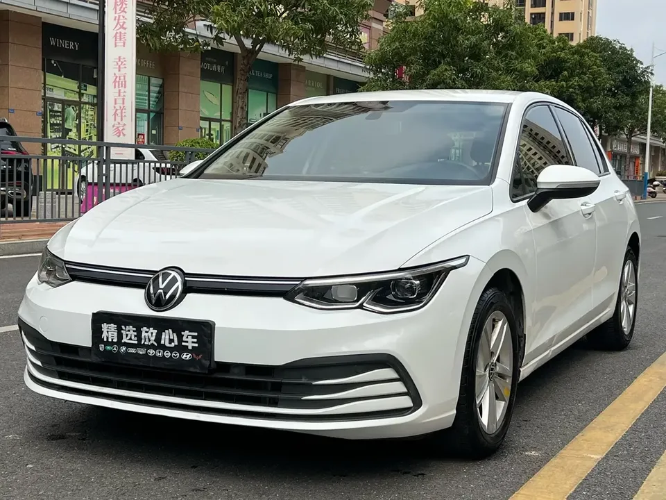 Volkswagen Golf golf 2023 200TSI DSG facelift 2023 — photo 1, buy with delivery to Moscow