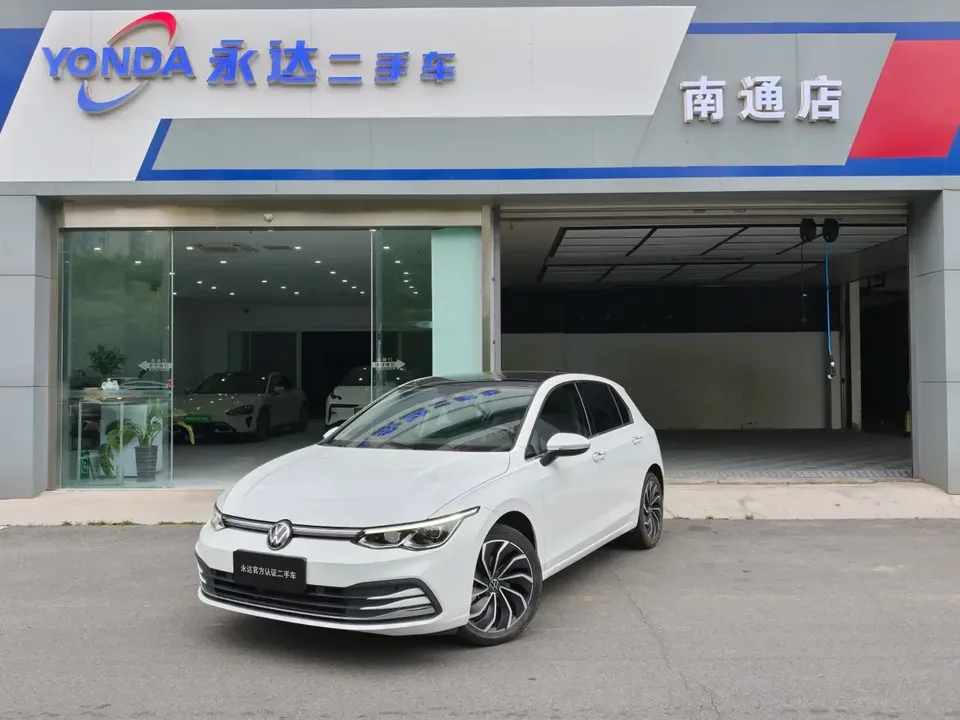 Volkswagen Golf golf 2021 280TSI DSG Pro 2022 — photo 1, buy with delivery to Moscow
