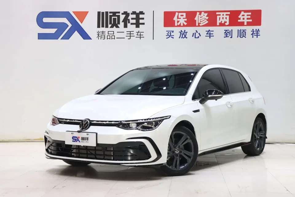 Volkswagen Golf golf 2023 280TSI DSG R-Line Lite 2024 — photo 1, buy with delivery to Moscow