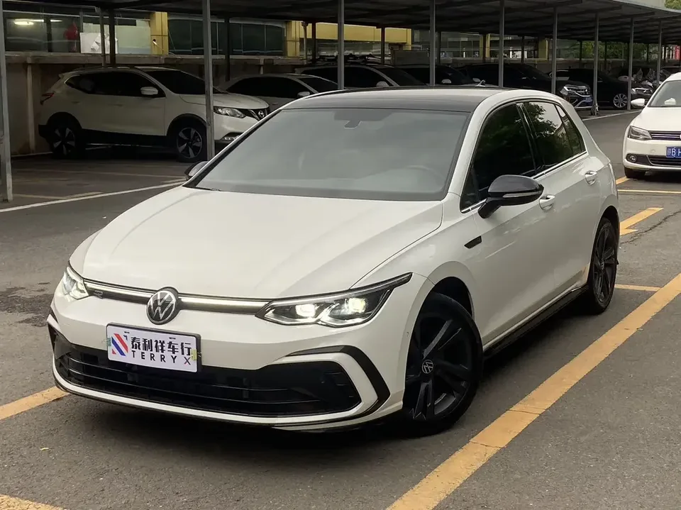 Volkswagen Golf golf 2023 280TSI DSG R-Line Lite 2023 — photo 1, buy with delivery to Moscow