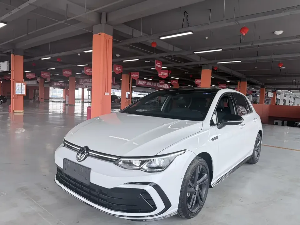 Volkswagen Golf golf 2021 280TSI DSG R-Line 2022 — photo 1, buy with delivery to Moscow