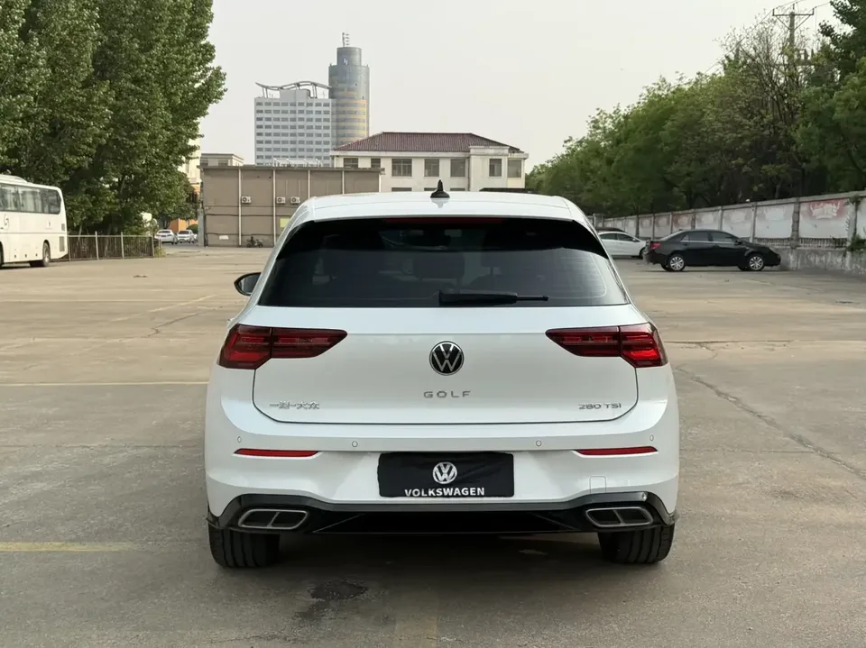 Volkswagen Golf golf 2023 280TSI DSG R-Line Lite 2024 — thumbnail 2