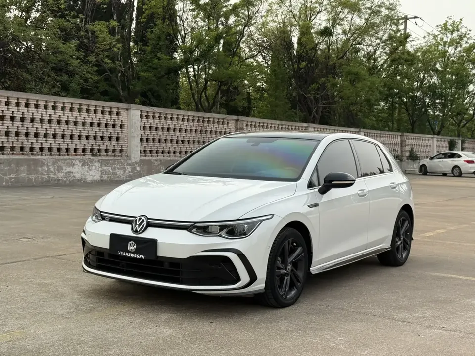 Volkswagen Golf golf 2023 280TSI DSG R-Line Lite 2024 — photo 1, buy with delivery to Moscow