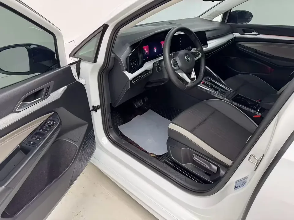 Volkswagen Golf golf 2023 280TSI DSG Pro facelift 2024 — миниатюра 3