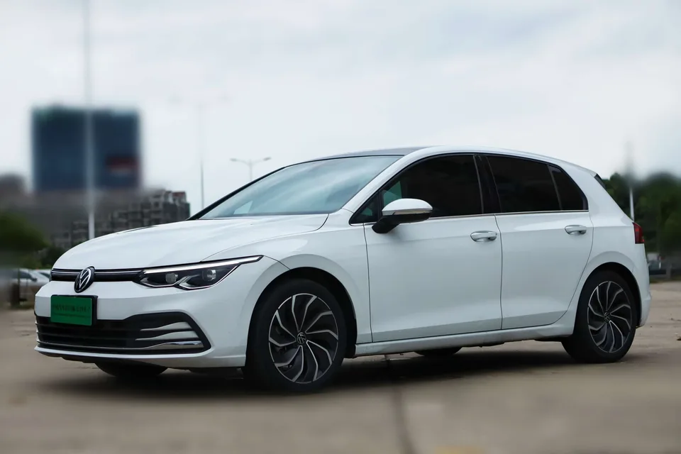 Volkswagen Golf golf 2021 280TSI DSG Pro 2022 — photo 1, buy with delivery to Moscow