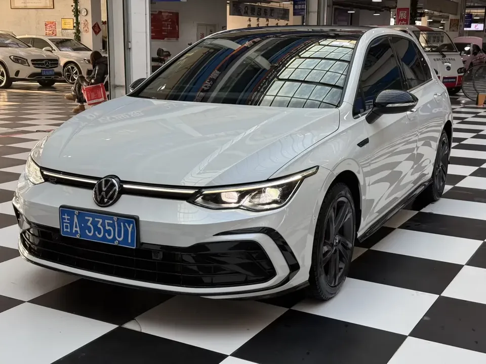 Volkswagen Golf golf 2023 280TSI DSG R-Line Lite 2023 — photo 1, buy with delivery to Moscow