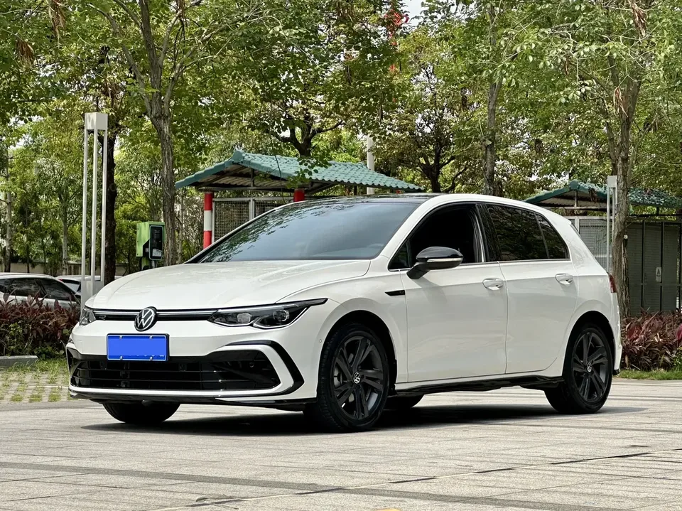 Volkswagen Golf golf 2023 280TSI DSG R-Line Lite 2023 — photo 1, buy with delivery to Moscow