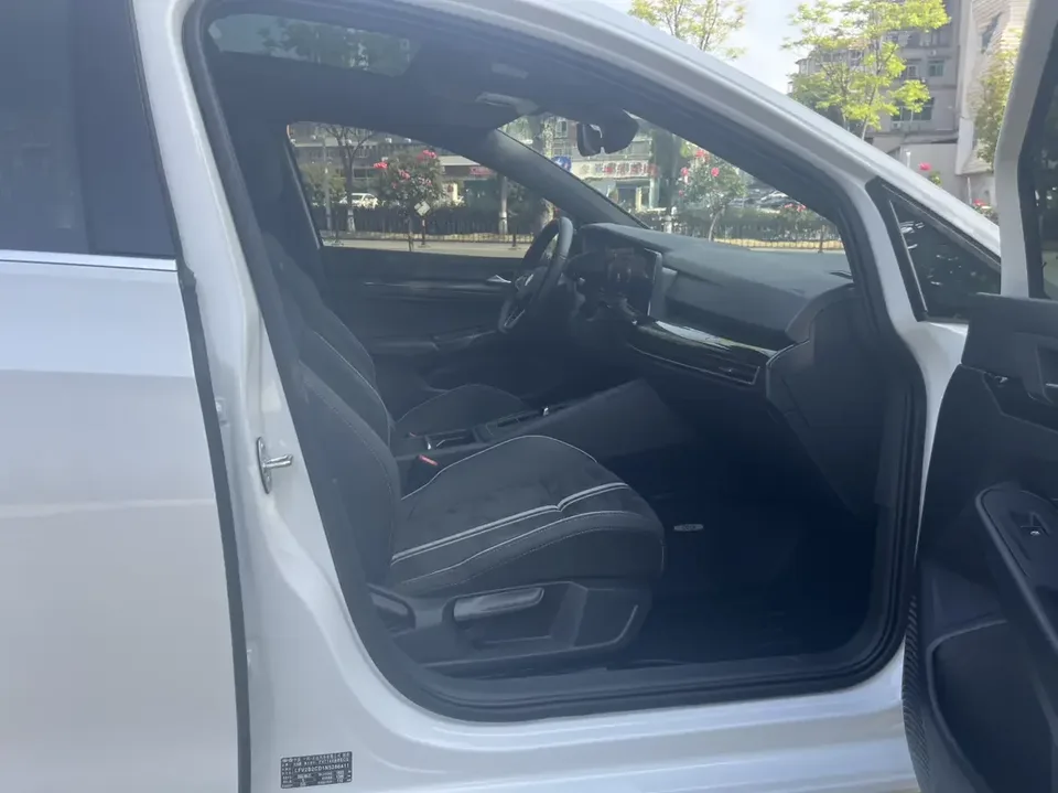 Volkswagen Golf golf 2021 280TSI DSG R-Line 2022 — thumbnail 2