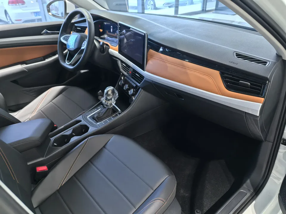 Volkswagen Bora Bora 2025 200TSI DSG Joy Travel PRO Edition 2026 — thumbnail 2