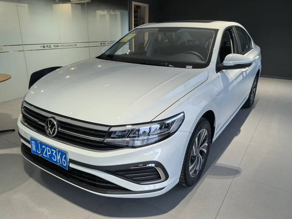 Volkswagen Bora Bora 2025 200TSI DSG Joy Travel PRO Edition 2026 — photo 1, buy with delivery to Moscow