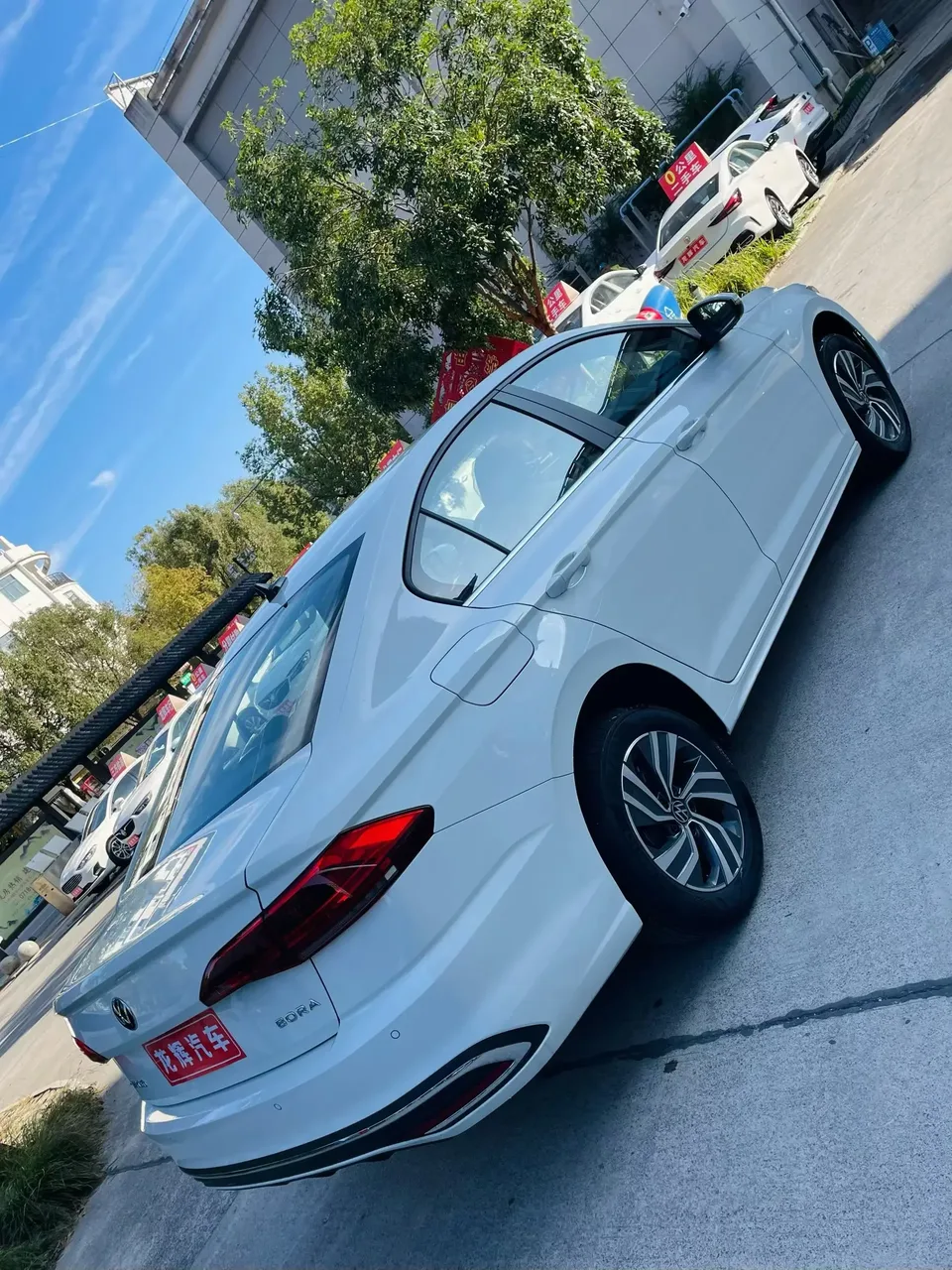 Volkswagen Bora Bora 2025 200TSI DSG Joyride Navigation Edition 2025 — thumbnail 4