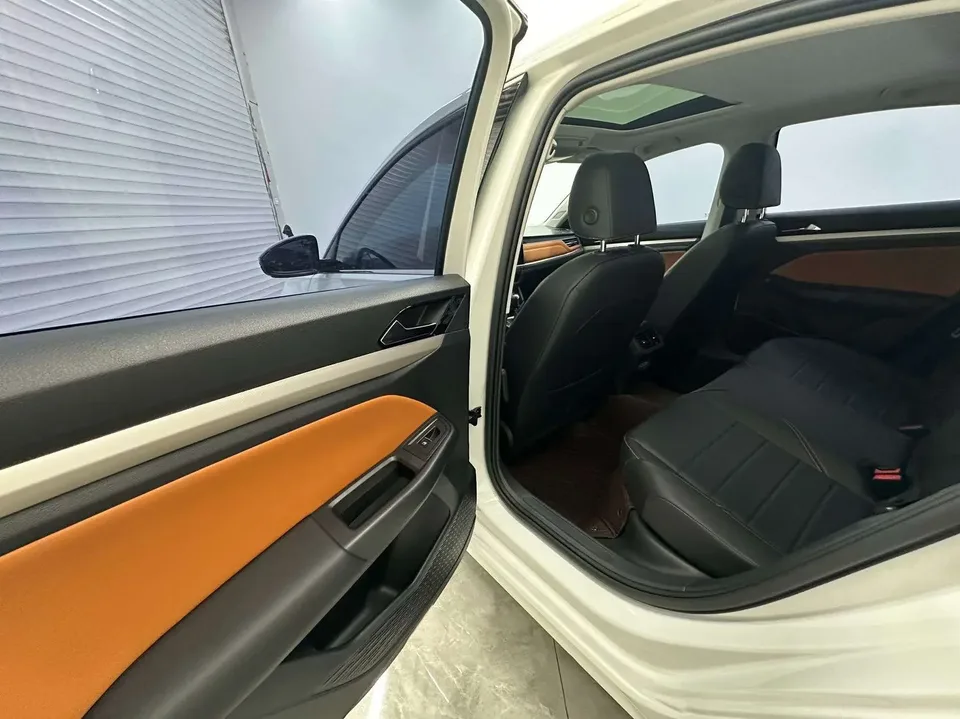 Volkswagen Bora Bora 2023 200TSI DSG Intelligent Driving PRO Edition 2023 — миниатюра 3