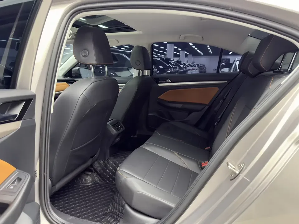 Volkswagen Bora Bora 2023 200TSI DSG Joy Travel PRO Edition 2023 — thumbnail 5