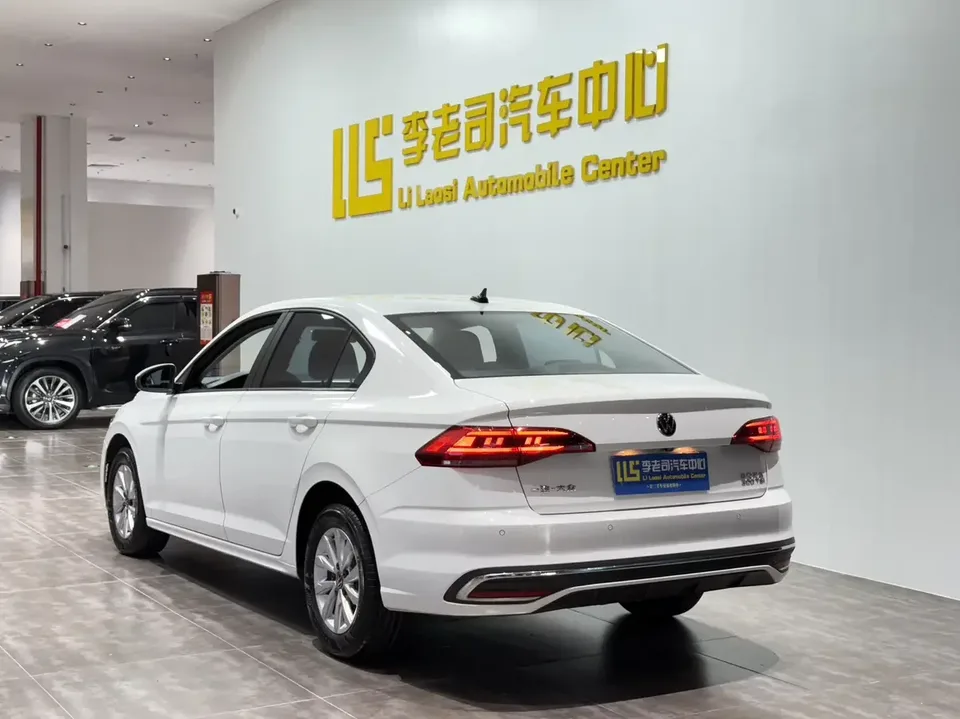Volkswagen Bora Bora 2023 200TSI DSG Free Travel Edition 2024 — thumbnail 2