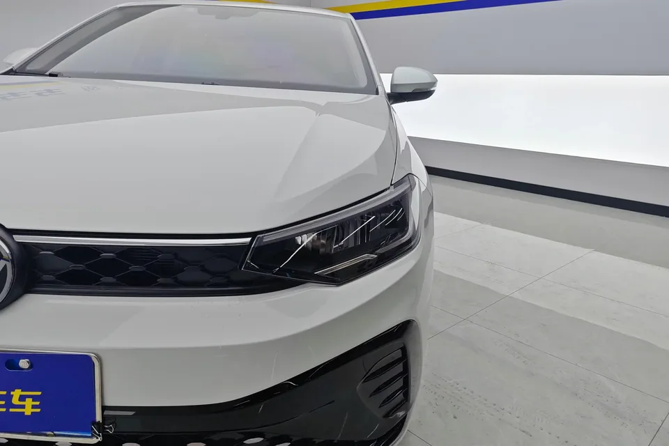 Volkswagen Lavida Lavida 2025 New 1.5L Outstanding New Elegant Edition 2025 — миниатюра 2