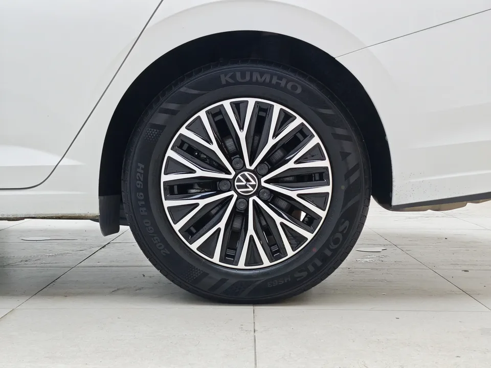 Volkswagen Sagitar Sagitar 2023 200TSI DSG Flying Edition 2022 — thumbnail 3
