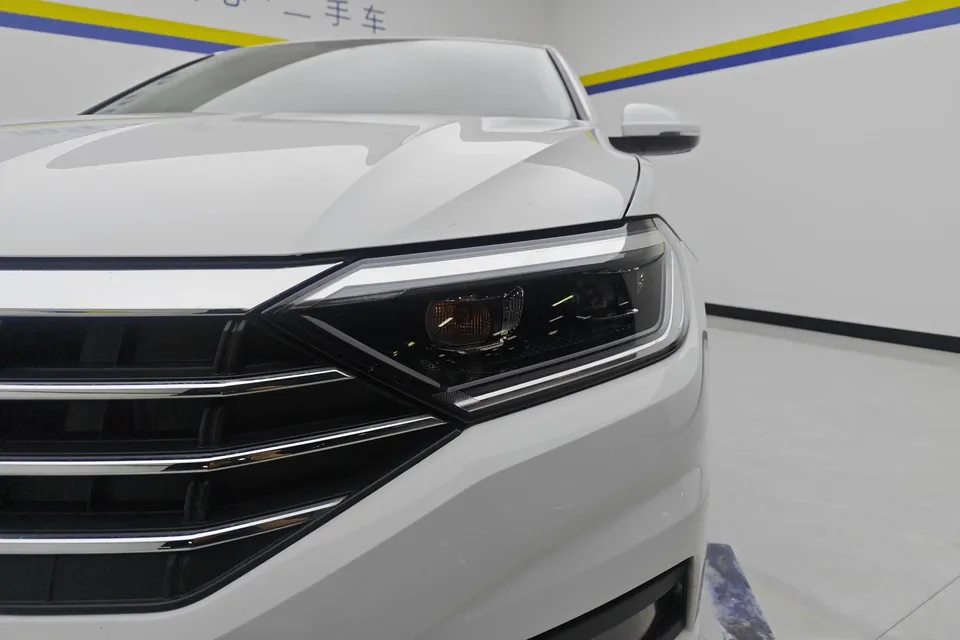 Volkswagen Sagitar Sagitar 2021 280TSI DSG Beyond Edition 2022 — thumbnail 2