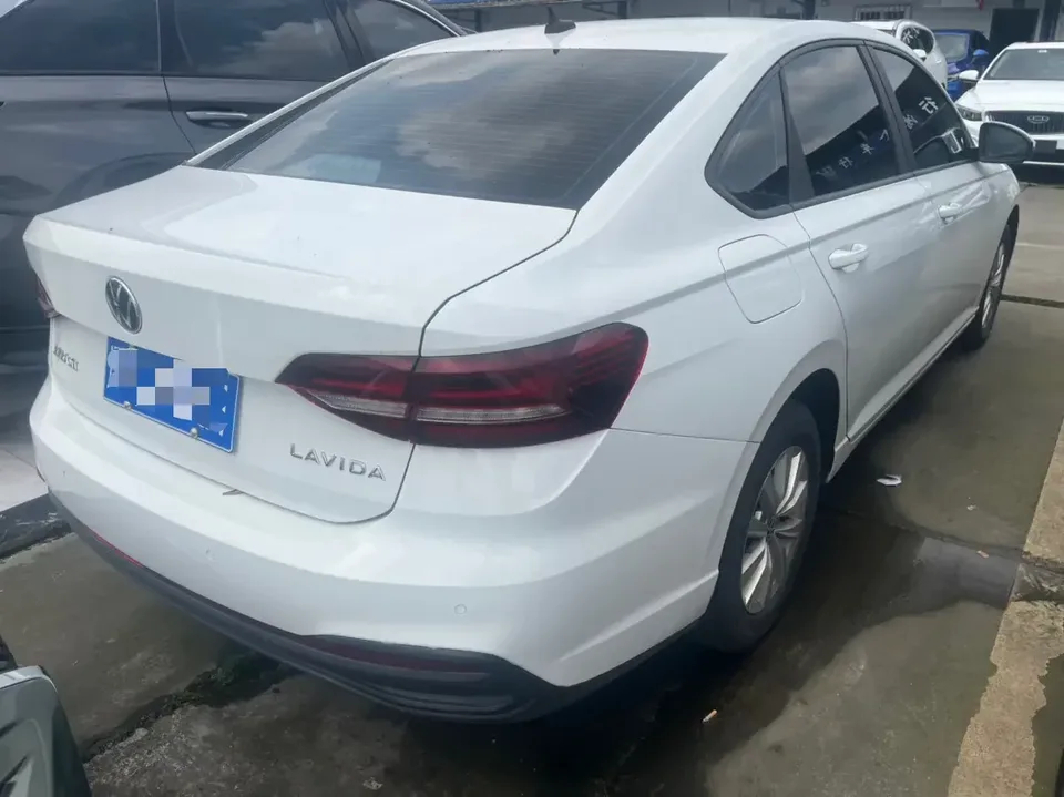 Volkswagen Lavida Lavida 2023 1.5L Automatic 5 Million Edition 2024 — thumbnail 2
