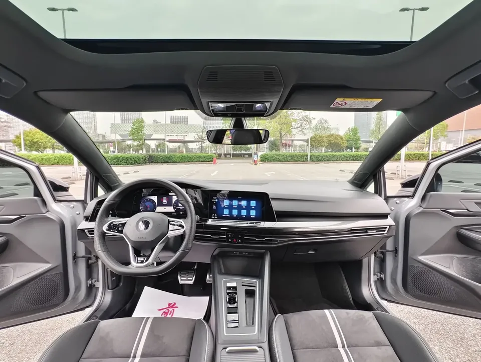 Volkswagen Golf golf 2023 280TSI DSG R-Line 2023 — thumbnail 3