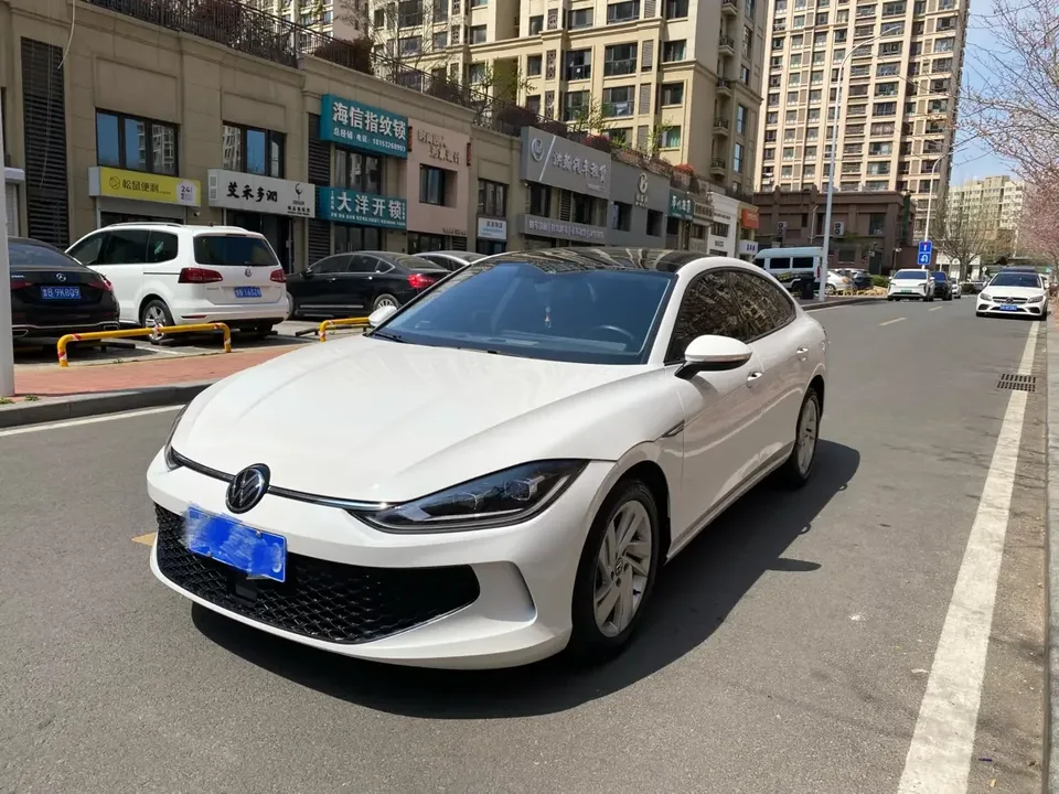 Volkswagen Lamando Lingdu 2023 Lingdu L 280TSI DSG Hot Edition 2023 — photo 1, buy with delivery to Moscow