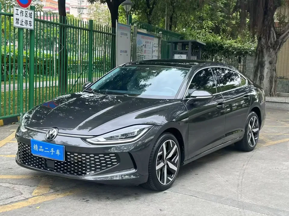 Volkswagen Lamando Lingdu 2024 Lingdu L 280TSI DSG Cool Edition 2023 — photo 1, buy with delivery to Moscow