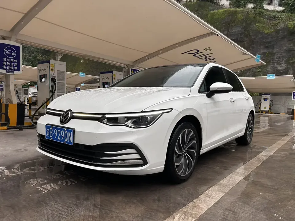 Volkswagen Golf golf 2024 280TSI DSG Pro Expert Edition 2024 — photo 1, buy with delivery to Moscow