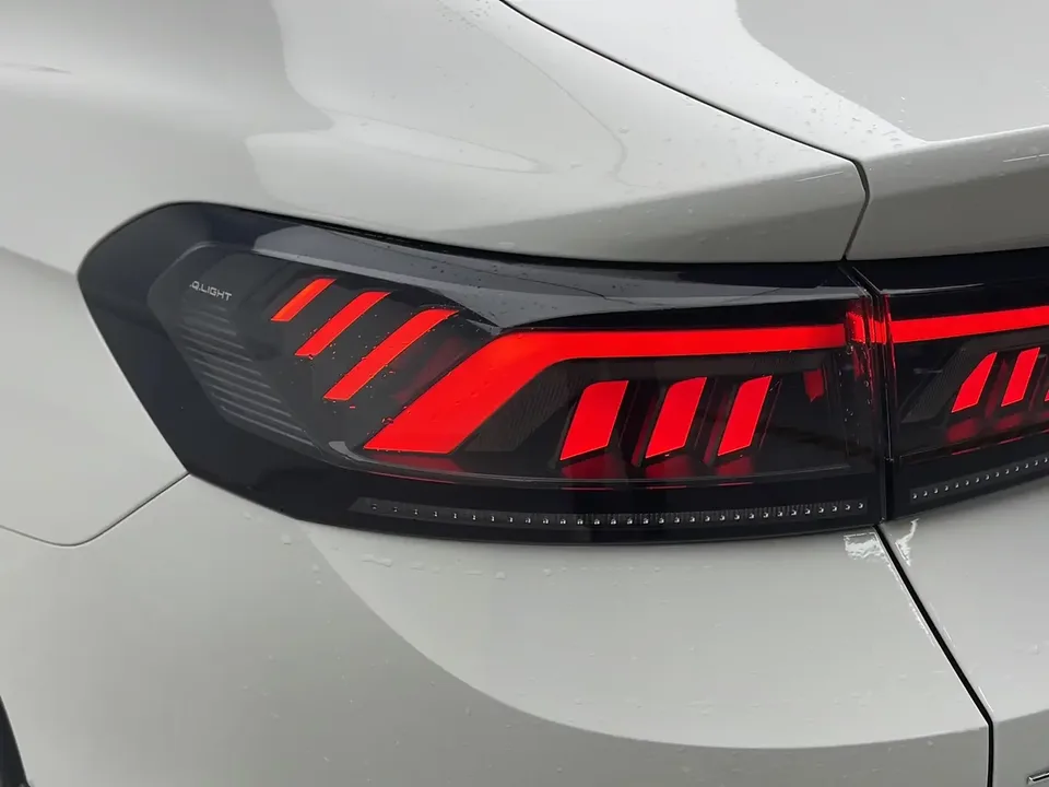 Volkswagen Lamando Lingdu 2022 Lingdu L 280TSI DSG Hot Edition 2022 — миниатюра 4