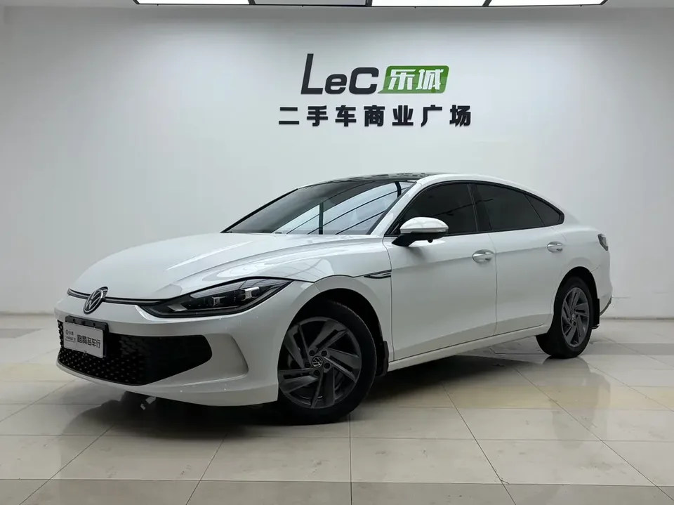 Volkswagen Lamando Lingdu 2024 Lingdu L 200TSI DSG Hot Edition 2024 — photo 1, buy with delivery to Moscow