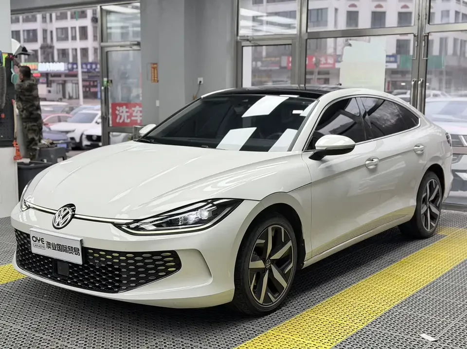Volkswagen Lamando Lingdu 2022 Lingdu L 280TSI DSG Cool Edition 2022 — photo 1, buy with delivery to Moscow