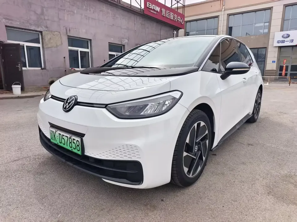 Volkswagen ID.3 Volkswagen ID.3 2024 Pure Smart Edition 2024 — photo 1, buy with delivery to Moscow