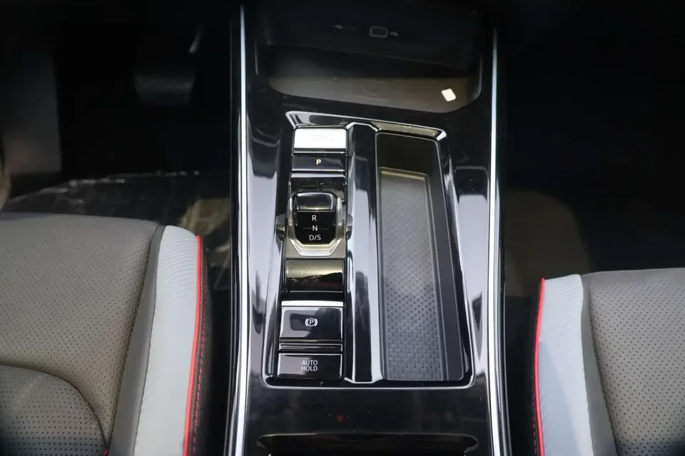 Volkswagen Lamando Lingdu 2023 Lingdu L 280TSI DSG Cool Edition 2023 — thumbnail 4