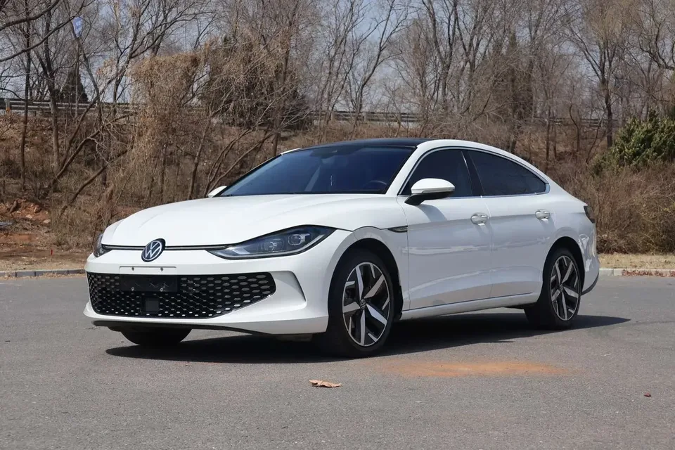 Volkswagen Lamando Lingdu 2023 Lingdu L 280TSI DSG Cool Edition 2023 — photo 1, buy with delivery to Moscow
